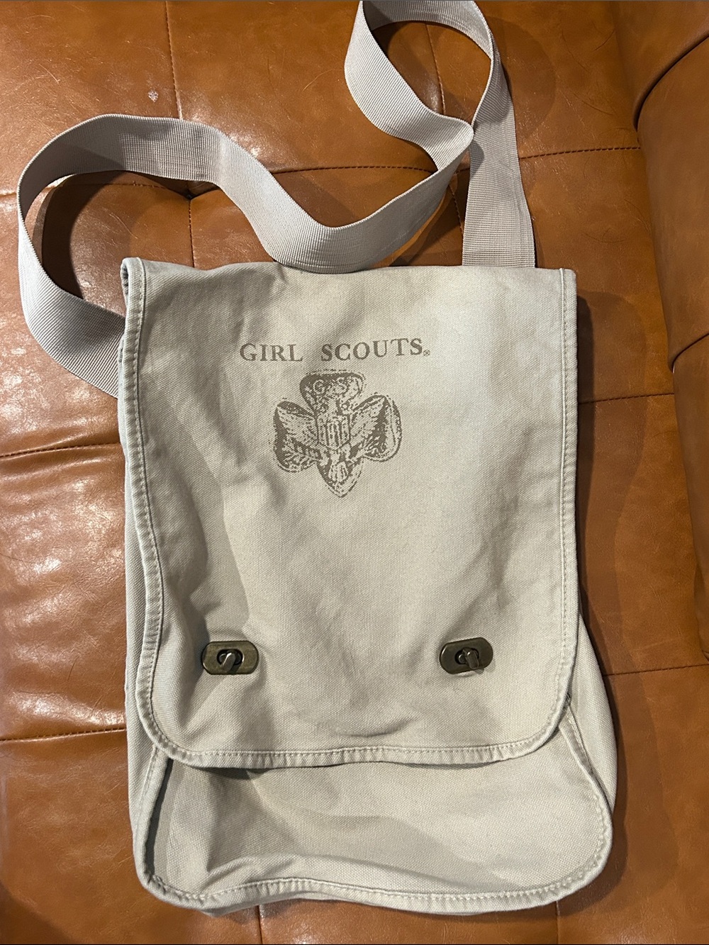 Girl Scouts Canvas Crossbody Bag in Light Beige